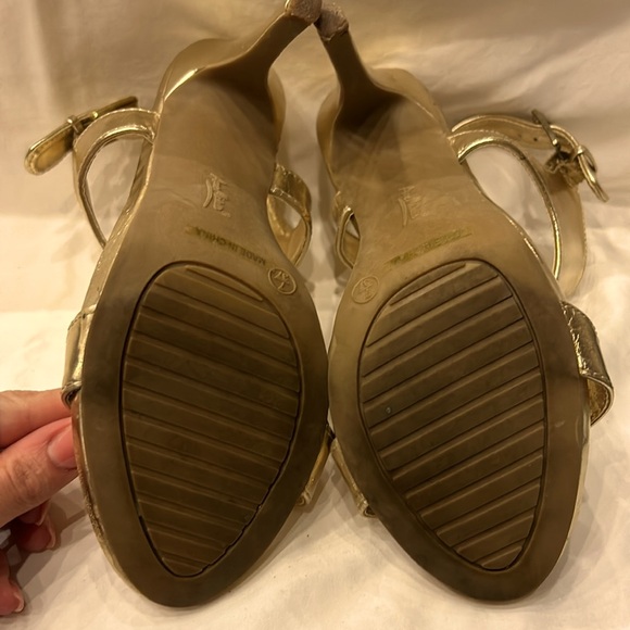 Anne Michelle - Gold Strappy Sandal, Size 7US - Picture 5 of 8